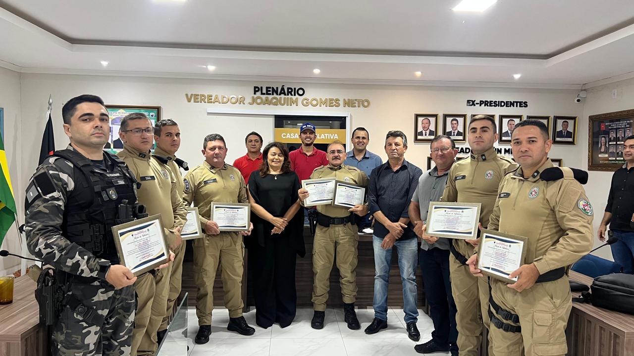 Na noite de ontem (05) de junho, a Câmara Municipal realizou uma Sessão Solene em Homenagem aos Nossos Heróis da Segurança marcada por emoção e reconhecimento.