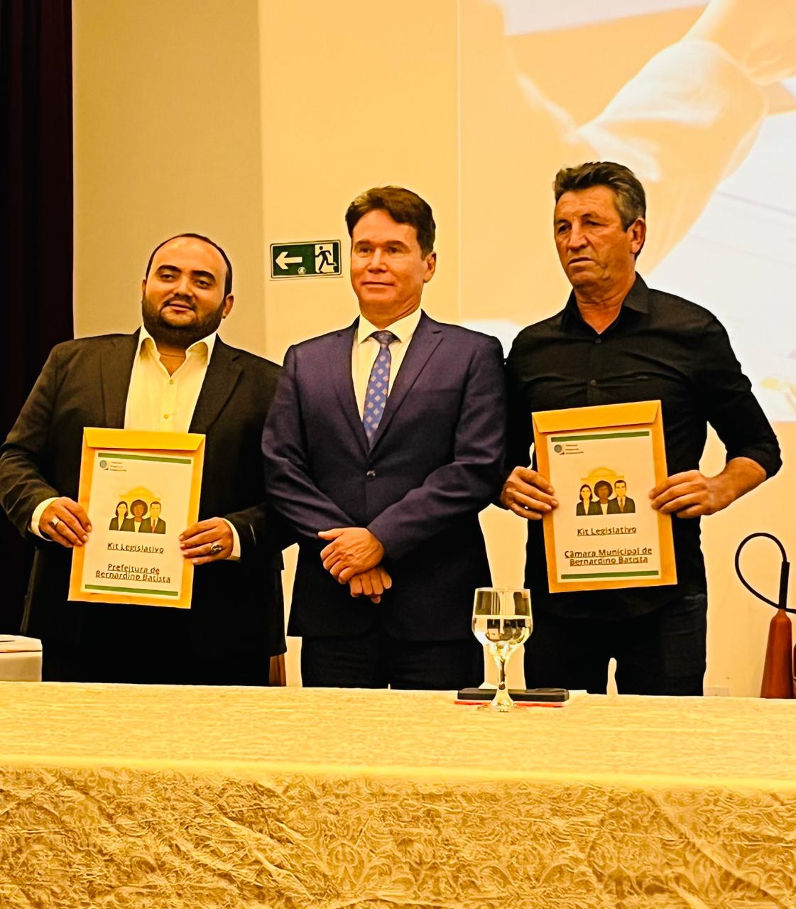 O Presidente da Câmara Municipal de Bernardino Batista participou de evento na última segunda (9) em Campina Grande - PB.